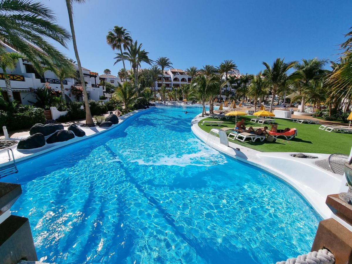 Studio Apartment No 1 Directly On The Beach And Sea, Terrace, Heated Pool, Wifi Playa de las Américas Kültér fotó