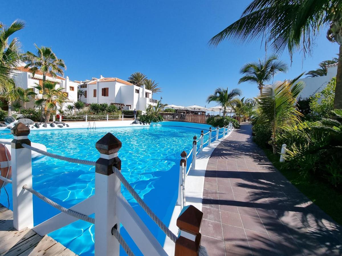 Studio Apartment No 1 Directly On The Beach And Sea, Terrace, Heated Pool, Wifi Playa de las Américas Kültér fotó