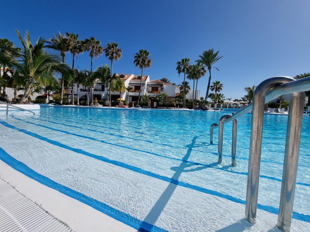 Studio Apartment No 1 Directly On The Beach And Sea, Terrace, Heated Pool, Wifi Playa de las Américas Kültér fotó