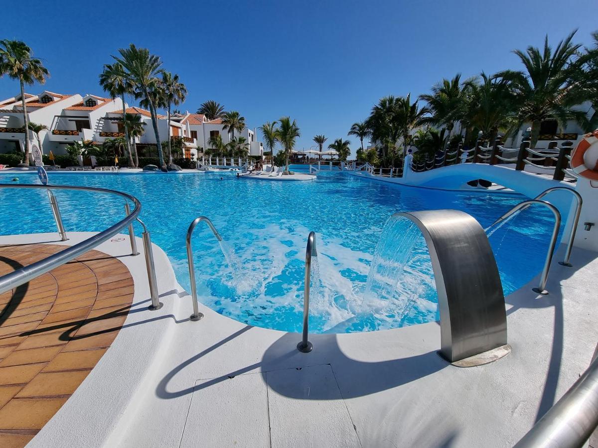 Studio Apartment No 1 Directly On The Beach And Sea, Terrace, Heated Pool, Wifi Playa de las Américas Kültér fotó
