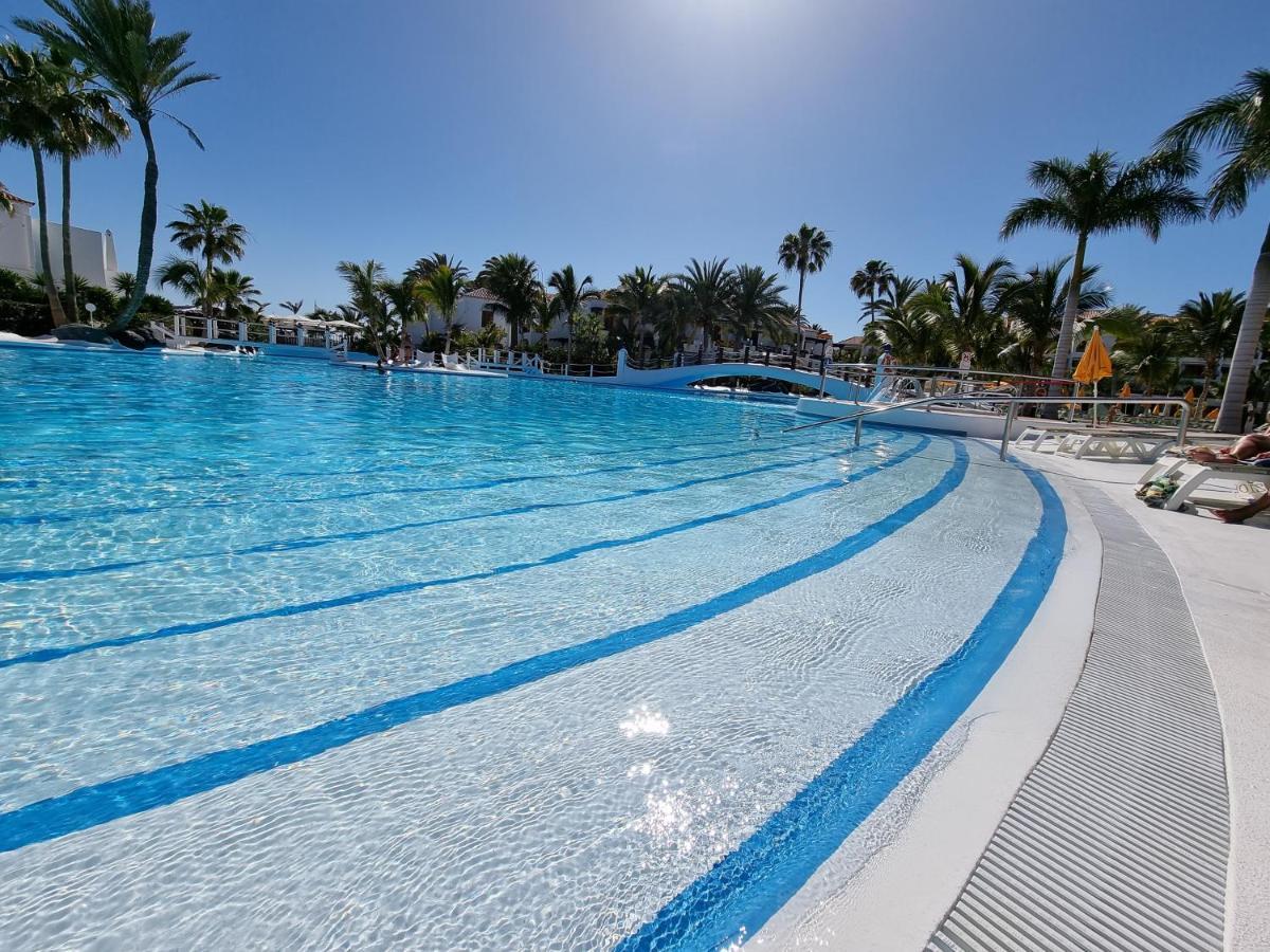 Studio Apartment No 1 Directly On The Beach And Sea, Terrace, Heated Pool, Wifi Playa de las Américas Kültér fotó