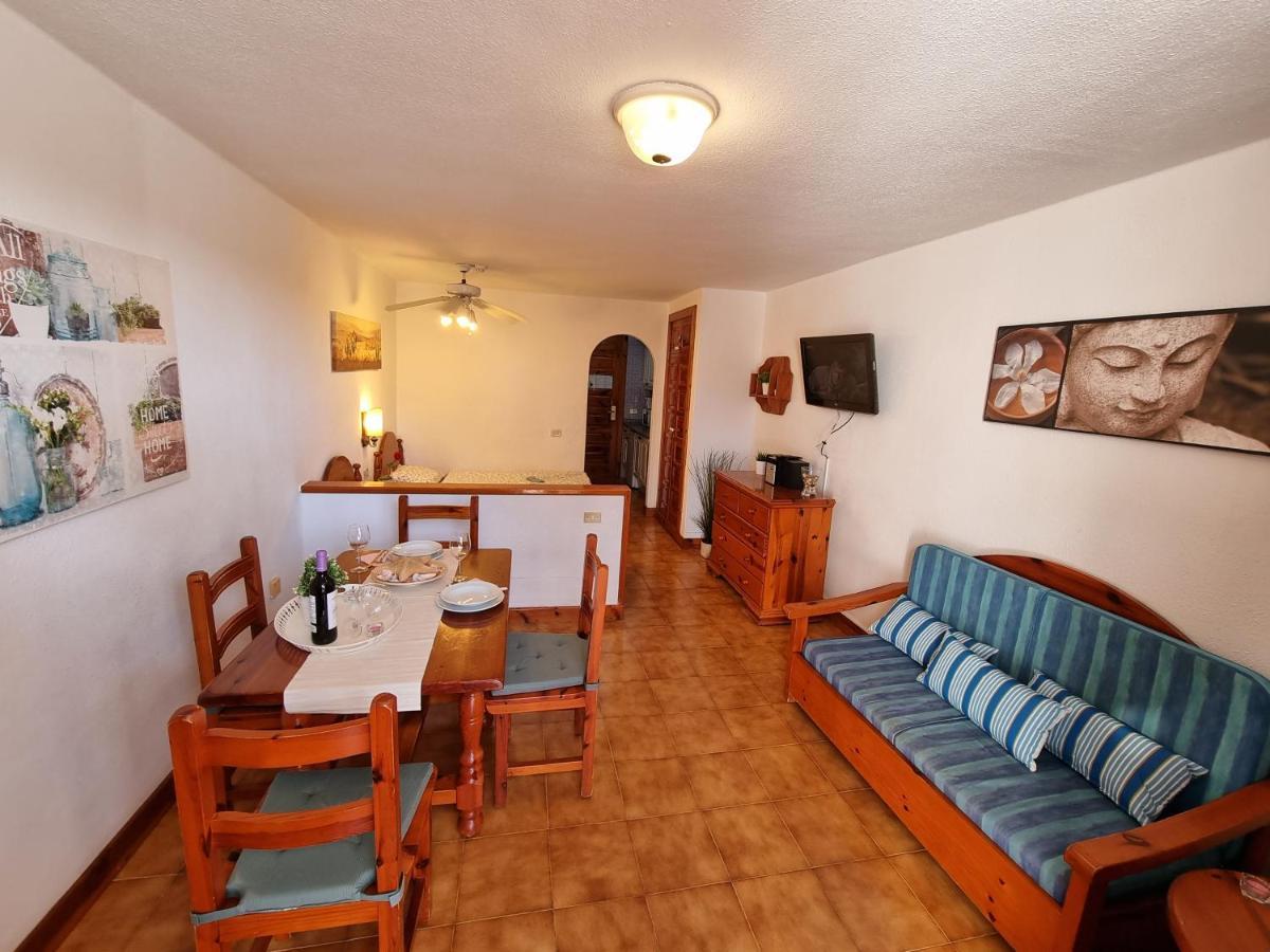 Studio Apartment No 1 Directly On The Beach And Sea, Terrace, Heated Pool, Wifi Playa de las Américas Kültér fotó