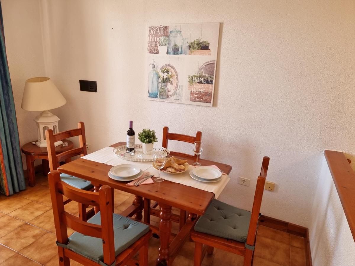 Studio Apartment No 1 Directly On The Beach And Sea, Terrace, Heated Pool, Wifi Playa de las Américas Kültér fotó
